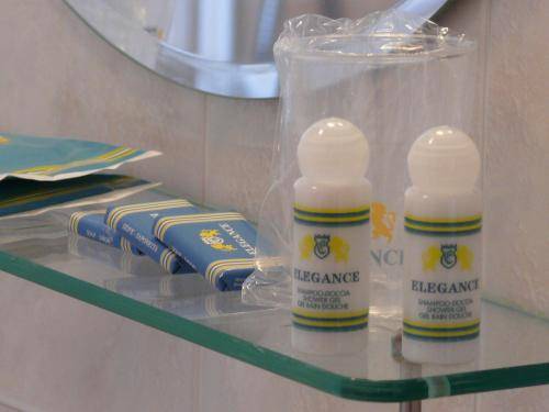 Imagen de la habitación del Hotel Marco Effe. Foto 12