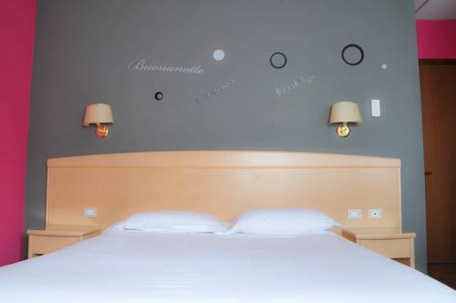 Imagen de la habitación del Hotel Marco Effe. Foto 14