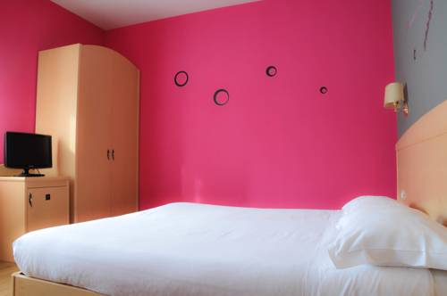 Imagen de la habitación del Hotel Marco Effe. Foto 16