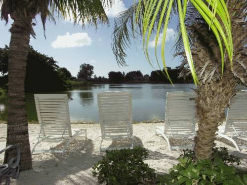 Imagen general del Hotel Marco Island Lakeside Inn. Foto 1