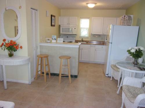 Imagen de la habitación del Hotel Marco Island Lakeside Inn. Foto 8