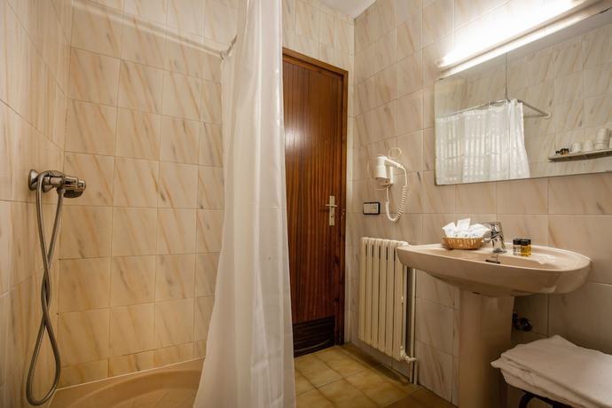 Imagen de la habitación del Hotel Marco Polo, La Massana. Foto 5