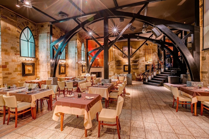 Imagen del bar/restaurante del Hotel Marco Polo Presnja. Foto 3