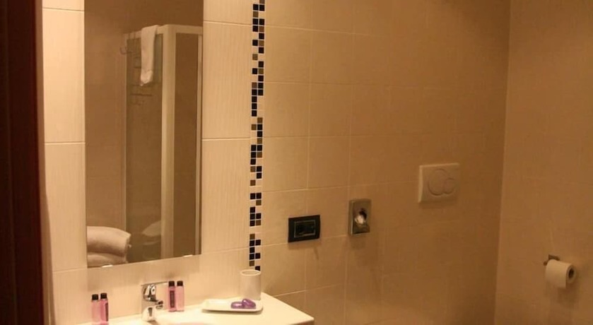 Imagen de la habitación del Hotel Marco Polo Suite Resort. Foto 15