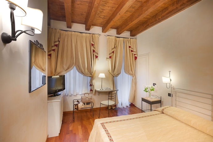 Imagen de la habitación del Hotel Marco Polo, Verona. Foto 12