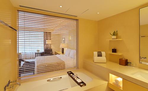 Imagen de la habitación del Hotel Marco Polo Wuhan. Foto 6
