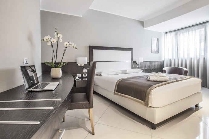 Imagen de la habitación del Hotel Marconi, Cosenza. Foto 7