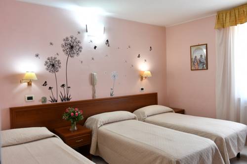 Imagen de la habitación del Hotel Marconi, FIUGGI. Foto 7