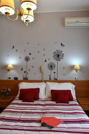 Imagen de la habitación del Hotel Marconi, FIUGGI. Foto 8