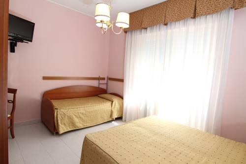 Imagen de la habitación del Hotel Marconi, FIUGGI. Foto 9