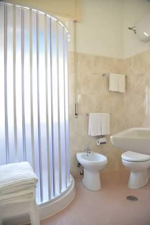 Imagen de la habitación del Hotel Marconi, FIUGGI. Foto 13