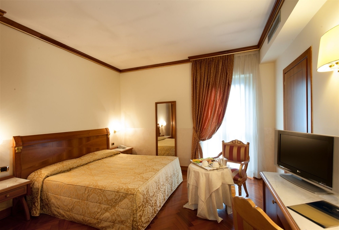 Imagen de la habitación del Hotel Marconi, Milán. Foto 3