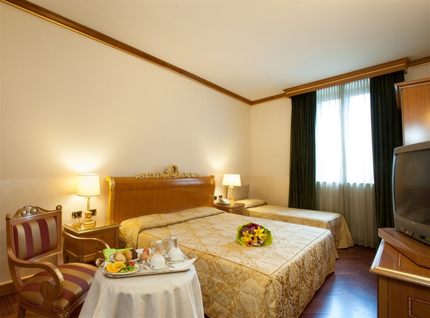 Imagen de la habitación del Hotel Marconi, Milán. Foto 5