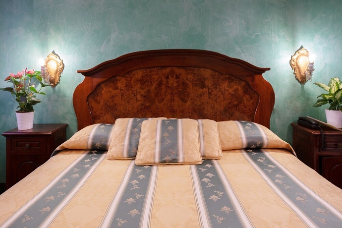 Imagen de la habitación del Hotel Marconi, Venecia. Foto 5