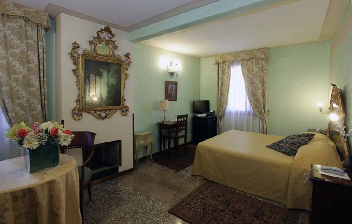 Imagen de la habitación del Hotel Marconi, Venecia. Foto 7