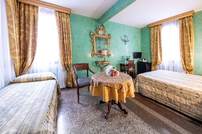 Imagen de la habitación del Hotel Marconi, Venecia. Foto 10