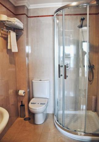 Imagen de la habitación del Hotel Mardevela. Foto 7