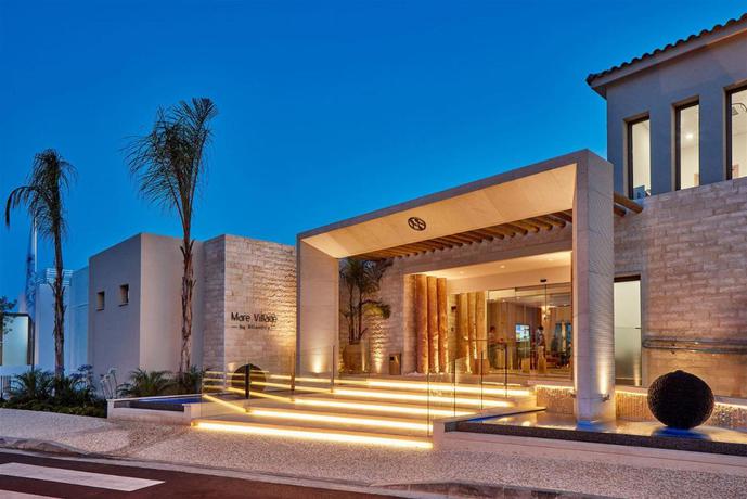 Imagen de los interiores del Hotel Mare Ayia Napa. Foto 10