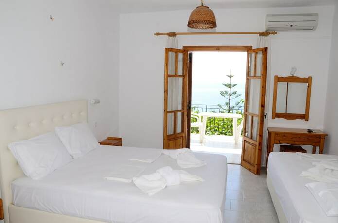 Imagen general del Hotel Mare Blu, Agia Kyriaki. Foto 10