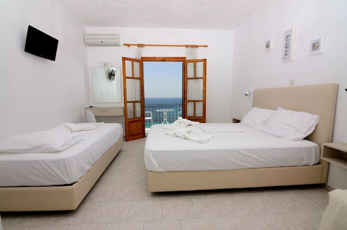 Imagen general del Hotel Mare Blu, Agia Kyriaki. Foto 13