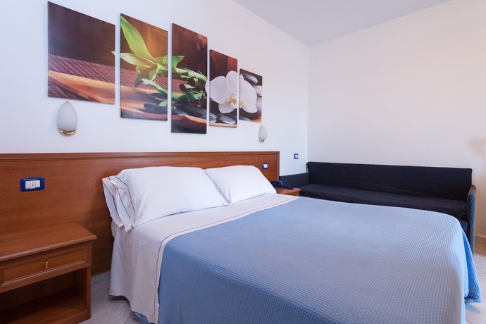 Imagen de la habitación del Hotel Mare Blu, Pineto. Foto 12