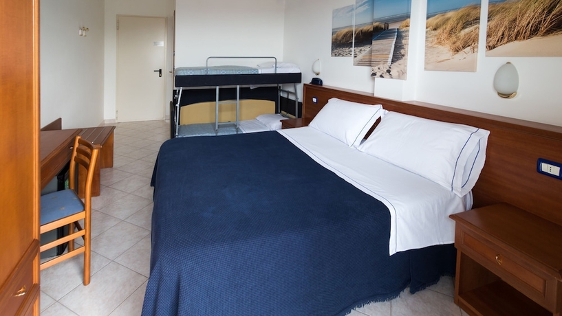 Imagen de la habitación del Hotel Mare Blu, Pineto. Foto 13