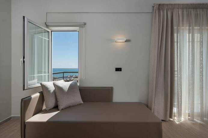 Imagen de la habitación del Hotel Mare Blue and Suites. Foto 11