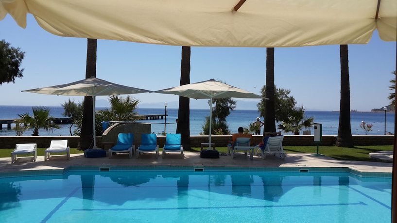 Imagen de la piscina del Hotel Mare Datca. Foto 17