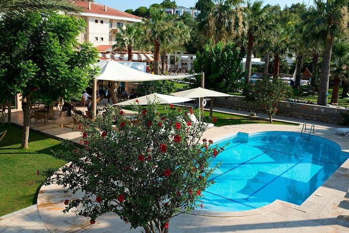 Imagen de la piscina del Hotel Mare Datca. Foto 18