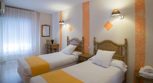 Imagen de la habitación del Hotel Mare Estepona. Foto 8