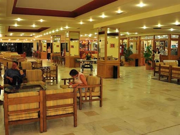 Imagen general del Hotel Mare Monte Beach Hotel. Foto 2