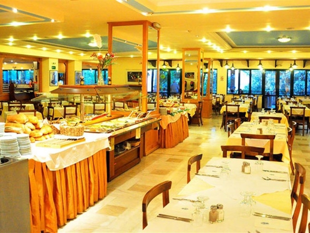 Imagen general del Hotel Mare Monte Beach Hotel. Foto 6