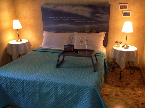 Imagen de la habitación del Hotel Mare Nostrum Petit H&ocirc;tel. Foto 9