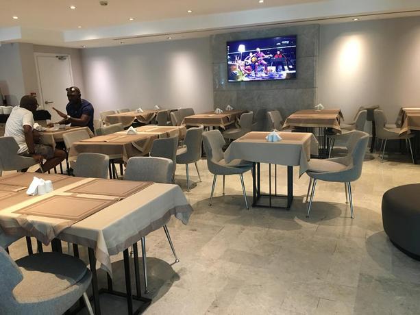 Imagen de los interiores del Hotel Mare Park. Foto 7