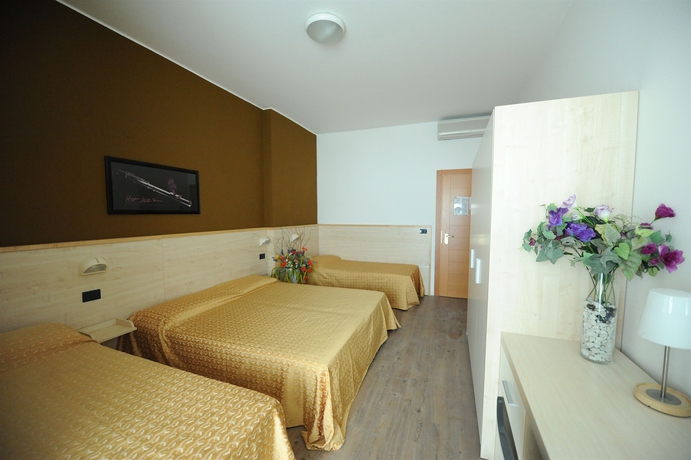 Imagen de la habitación del Hotel Mare, Pesaro. Foto 8