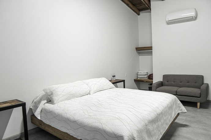 Imagen de la habitación del Hotel Marea Baja. Foto 6