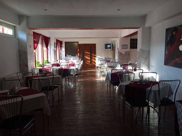 Imagen del bar/restaurante del Hotel Marea Neagra. Foto 9