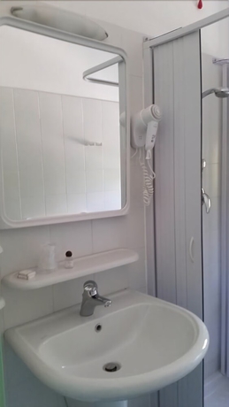 Imagen de la habitación del Hotel Marebello. Foto 10
