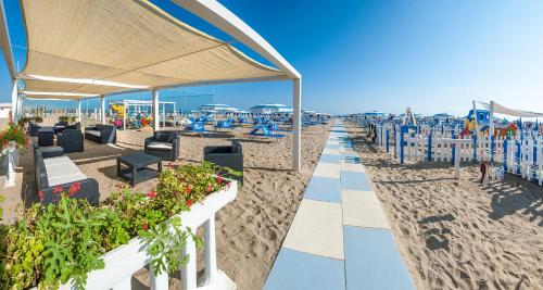 Imagen general del Hotel Mareblu. Foto 1