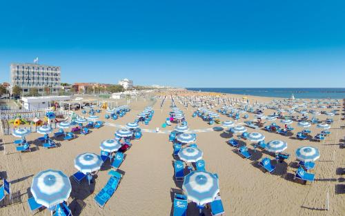 Imagen general del Hotel Mareblu. Foto 5