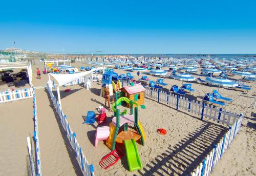 Imagen general del Hotel Mareblu. Foto 6