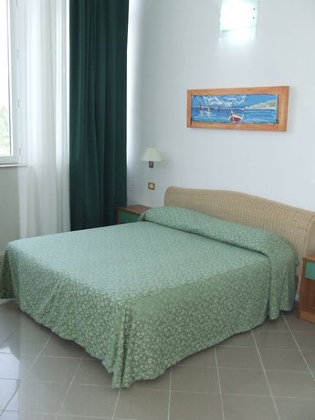 Imagen de la habitación del Hotel Marechiaro. Foto 8