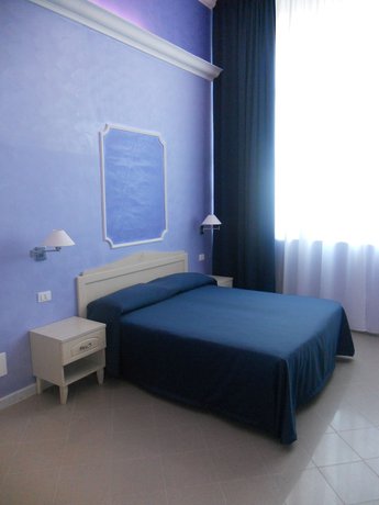 Imagen de la habitación del Hotel Marechiaro. Foto 12