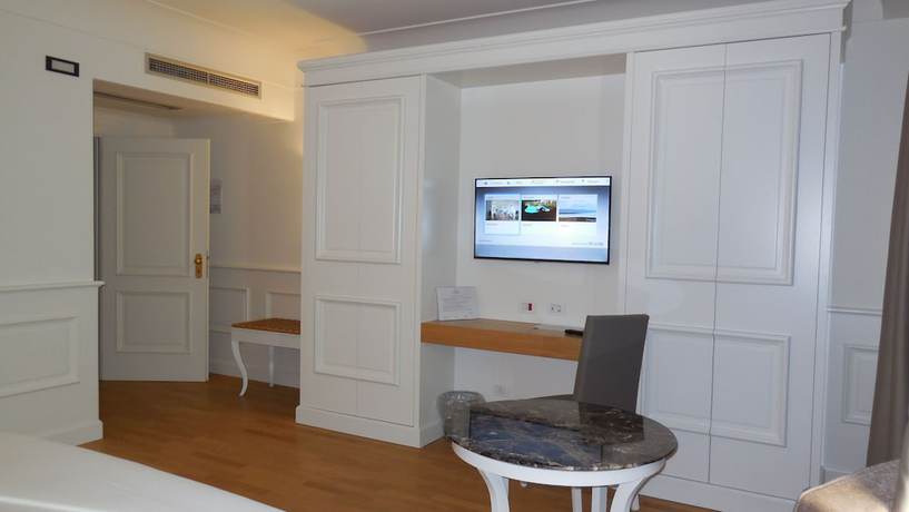Imagen de la habitación del Hotel Marechiaro. Foto 6