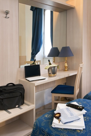 Imagen de la habitación del Hotel Marechiaro. Foto 16