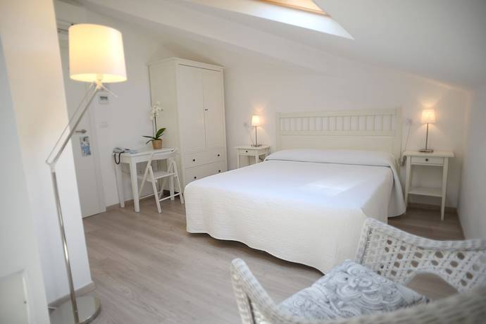 Imagen de la habitación del Hotel Maree. Foto 17