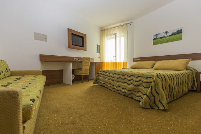 Imagen de la habitación del Hotel Maregolf. Foto 2