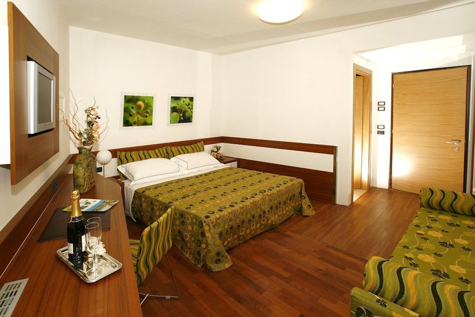 Imagen de la habitación del Hotel Maregolf. Foto 4