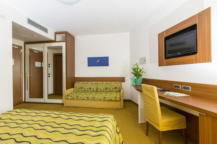 Imagen de la habitación del Hotel Maregolf. Foto 10