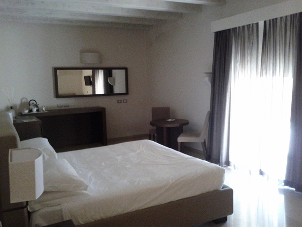 Imagen de la habitación del Hotel Marè Resort. Foto 9